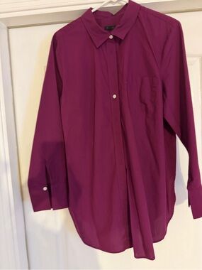 Women’s Talbots Tunic length Button Down Blouse in Vibrant Plum Color XL